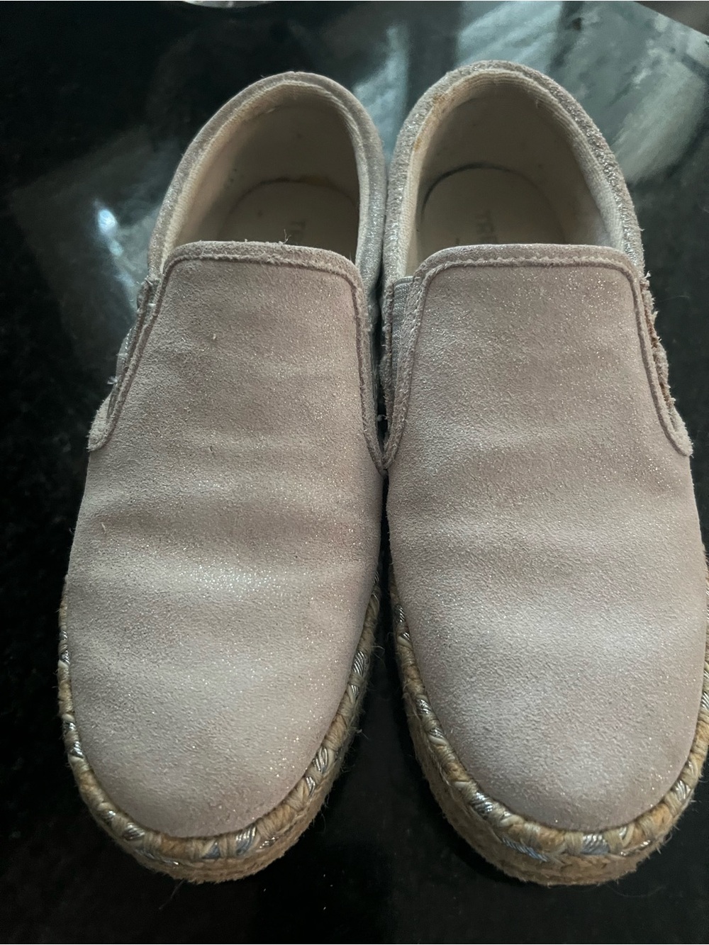 Tretorn Slip-On Sneakers in Beige l 7.5